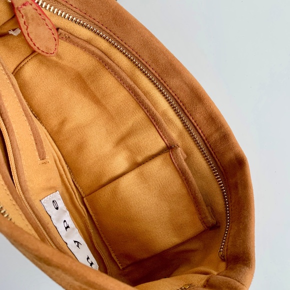 Clutch or Wristlet - Picture 5 of 6